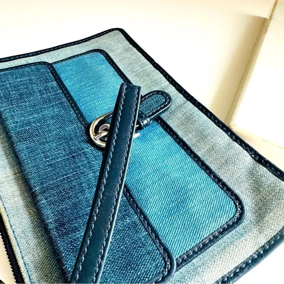 Michael Kors Cooper Medium Wristlet Indigo Light Wash Dark Denim - Picture 4 of 11